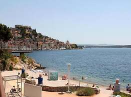 Cozy Sea View Apartment With Balcony
