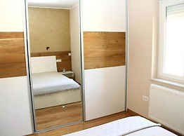 Cozy Sea View Apartment With Balcony