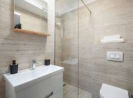 Shimmering Sea Apartment With Terrace