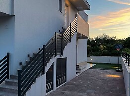 Shimmering Sea Apartment With Terrace