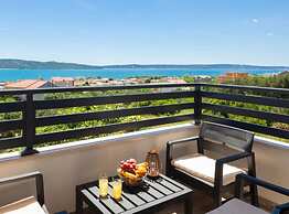 Shimmering Sea Apartment With Terrace