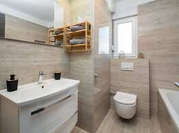 Shimmering Sea Apartment With Terrace