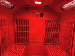 Perfect Couple Retreat To Relax With Hot Tub&sauna