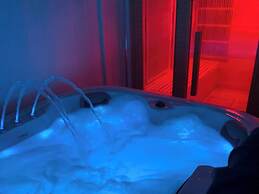 Perfect Couple Retreat To Relax With Hot Tub&sauna