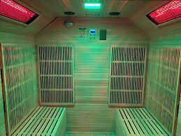 Perfect Couple Retreat To Relax With Hot Tub&sauna