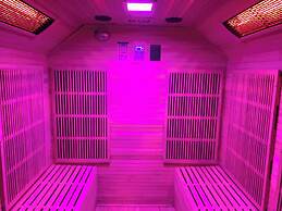 Perfect Couple Retreat To Relax With Hot Tub&sauna