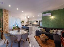 Idyllic Escape Villa Maretici With Pool and Private Garden