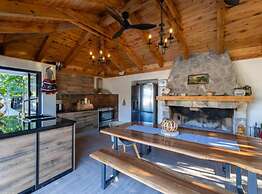 Idyllic Escape Villa Maretici With Pool and Private Garden