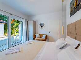 Idyllic Escape Villa Maretici With Pool and Private Garden