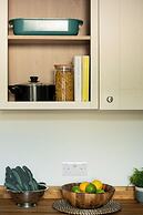 Leaf Cottage I By Huluki Sussex Stays