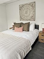 Family Holiday Home With Hot Tub & Sauna Sleeps 8