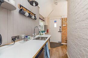 Old Mill Lodge I By Huluki Sussex Stays