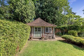 Old Mill Lodge I By Huluki Sussex Stays