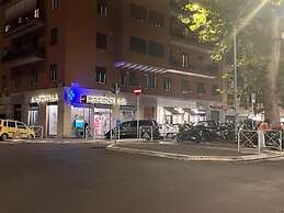 Holiday Home Roma Night and Day