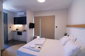 Thronos Suites