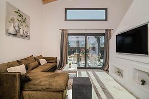Kozakos Villa 1 With Private Swimming Pool