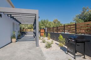 Kozakos Villa 1 With Private Swimming Pool