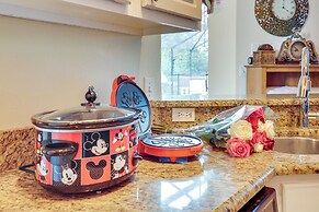 Outdoor Oasis: Home 4 Mi to Disney!