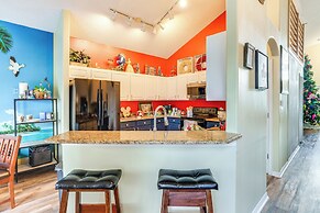 Outdoor Oasis: Home 4 Mi to Disney!