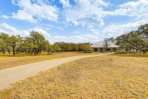 Near Golfing & Parks: Serene San Antonio Home