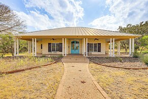 Near Golfing & Parks: Serene San Antonio Home