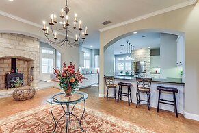 Near Golfing & Parks: Serene San Antonio Home