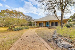 Near Golfing & Parks: Serene San Antonio Home