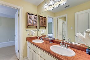 Near Golfing & Parks: Serene San Antonio Home