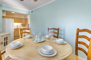 Spacious Destin Townhome: Beach Walk & Pool Access