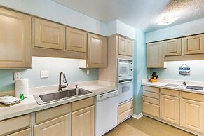 Spacious Destin Townhome: Beach Walk & Pool Access