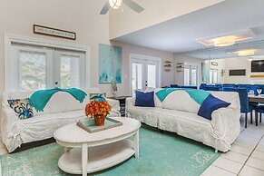 Spacious Destin Townhome: Beach Walk & Pool Access