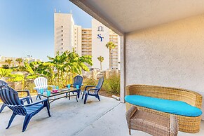 Spacious Destin Townhome: Beach Walk & Pool Access