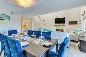 Spacious Destin Townhome: Beach Walk & Pool Access