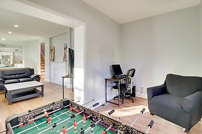 5 Mi to National Mall: DC Home w/ Pool Table