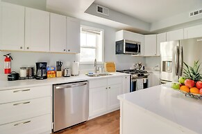 5 Mi to National Mall: DC Home w/ Pool Table