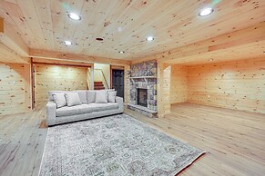 Ski, Hike & More: Spacious Log Cabin in Long Pond