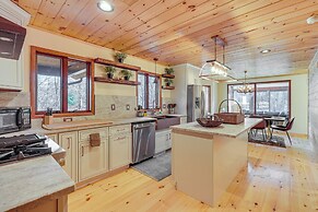 Ski, Hike & More: Spacious Log Cabin in Long Pond