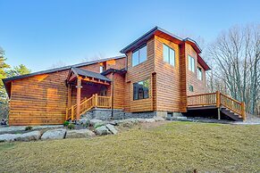 Ski, Hike & More: Spacious Log Cabin in Long Pond