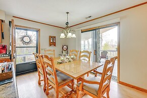 Mtn-view Home w/ Game Room in Franklin!