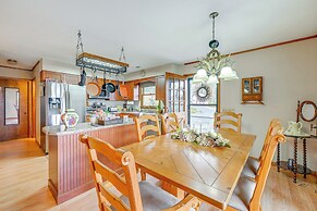 Mtn-view Home w/ Game Room in Franklin!