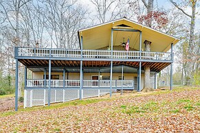 Mtn-view Home w/ Game Room in Franklin!