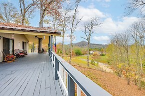 Mtn-view Home w/ Game Room in Franklin!