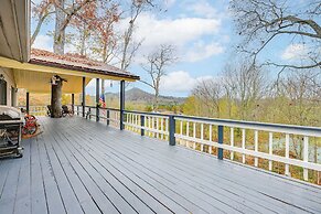 Mtn-view Home w/ Game Room in Franklin!