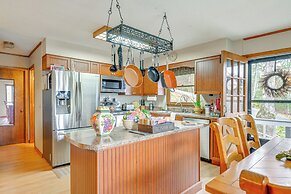 Mtn-view Home w/ Game Room in Franklin!