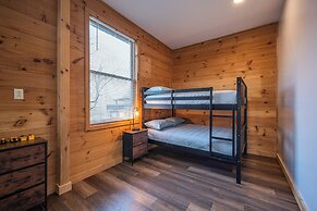 Home w/ Hot Tub, Pickleball & Disc Golf