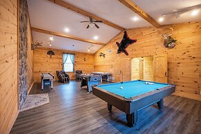 Home w/ Hot Tub, Pickleball & Disc Golf