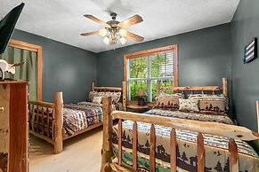 Walk to Lake: Lampe Cabin w/ Fireplace & Deck!