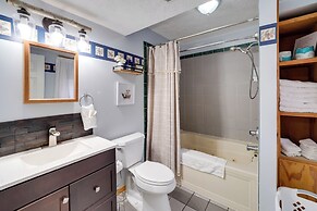 Shared Pond at Retreat in Rosedale!