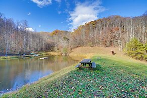 Shared Pond & Trails: Rosedale Cottage!