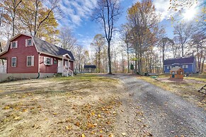 Shared Pond & Trails: Rosedale Cottage!